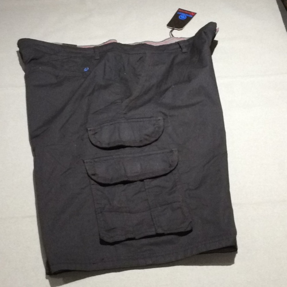 Monument Cargo Shorts Mens Size 42 Black
